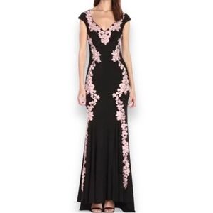 BETSY & ADAM Formal Prom Dress Black with Pink Embroidery Embellishment Size 0